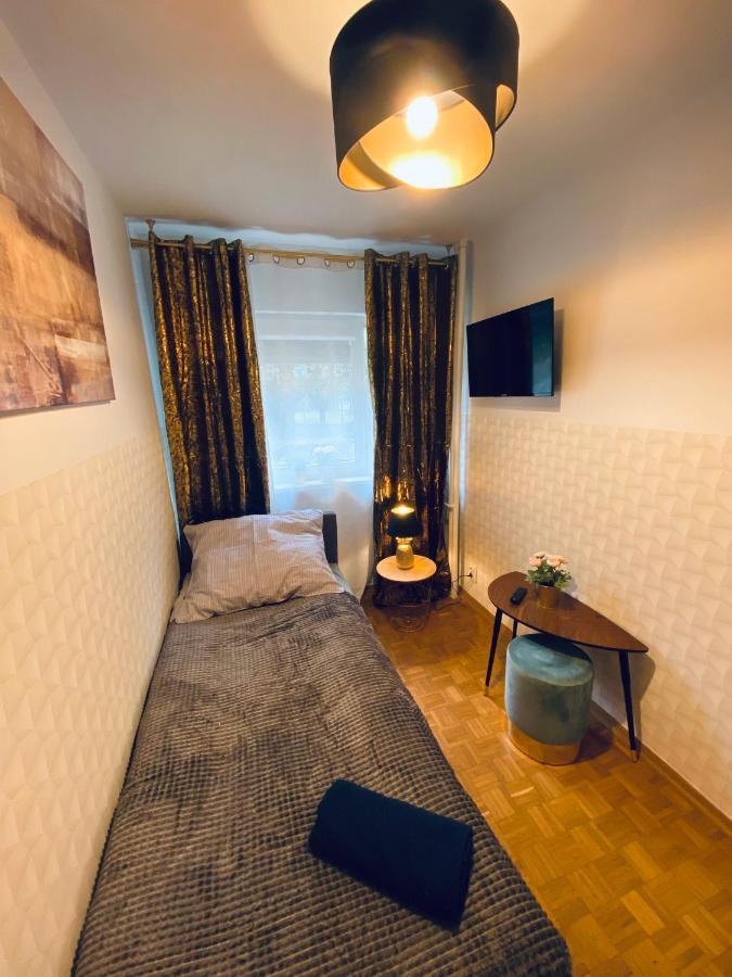 ורשה Clicktheflat Solidarnosci City Center Apart Rooms מראה חיצוני תמונה